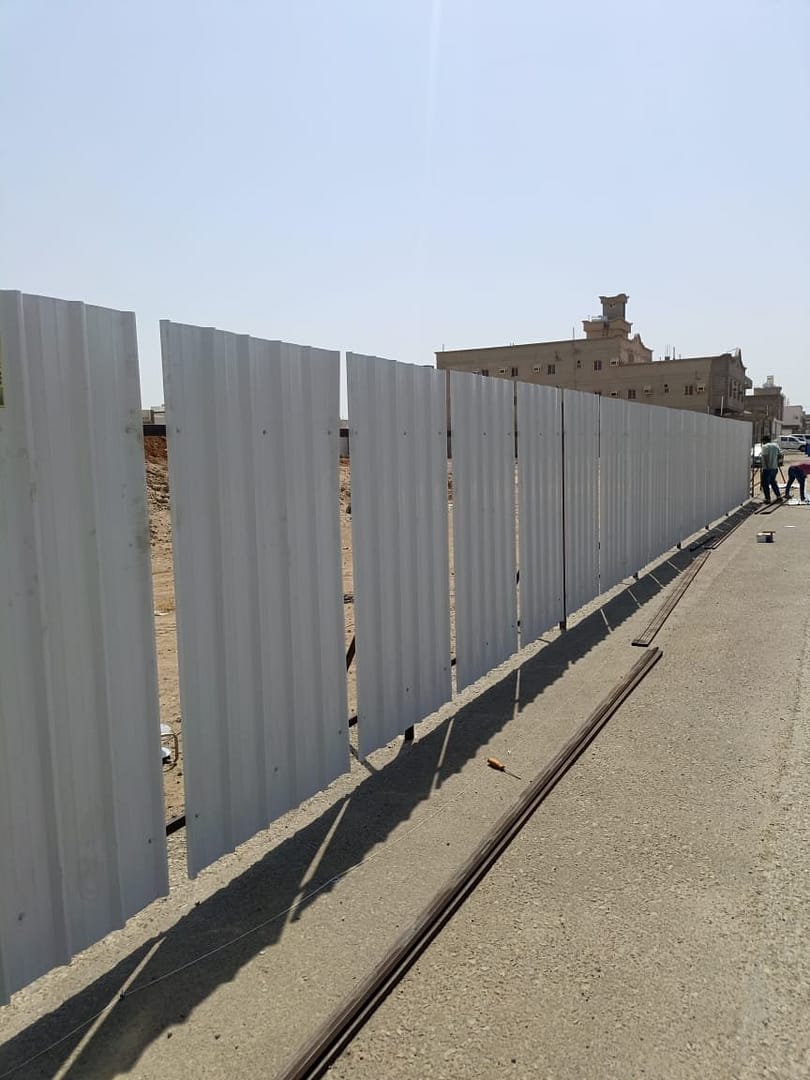 الساندوتش بانل والملاحق والمظلات والهناجر والدهانات